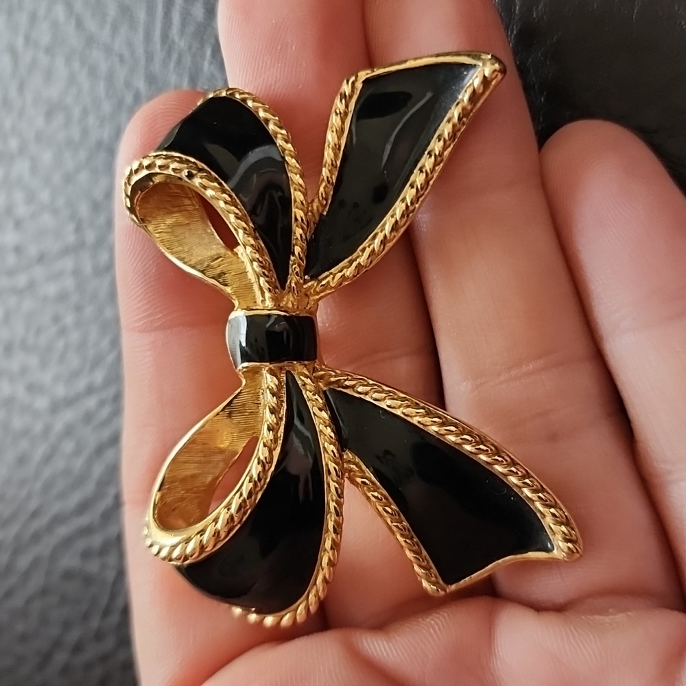 Vtg Kenneth Jay Lane For Avon Scarf Clip - image 1